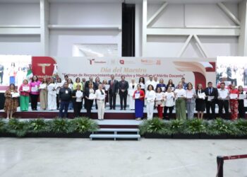 El magisterio es el eje y futuro del país:  Américo