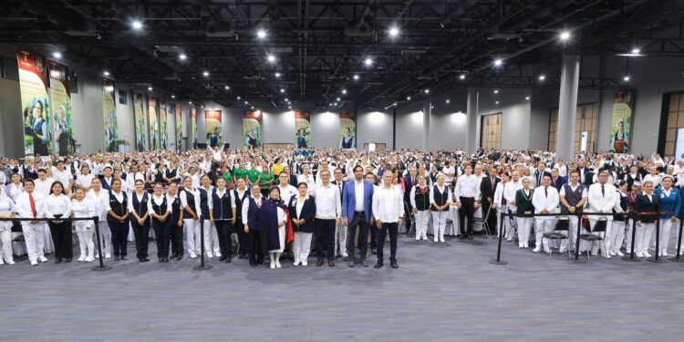 Celebra Américo Villarreal a cerca de 3 mil profesionales de la enfermería en Tamaulipas