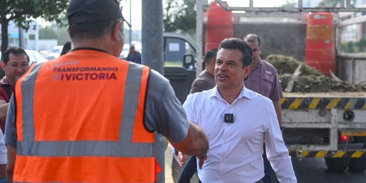 Intenso programa de limpieza en calles y avenidas.