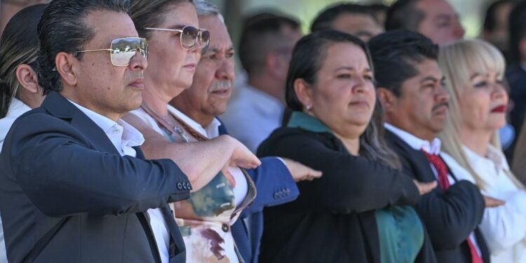 Asiste alcalde de Victoria al evento cívico militar de la 48/a Zona Militar.