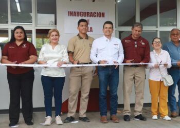 Entrega presidente Gattás aula a secundaria del ejido La Presa