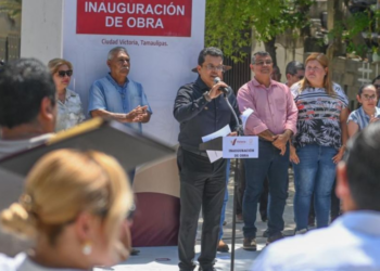 Inaugura alcalde calle de concreto hidráulico en colonia Tamatán.