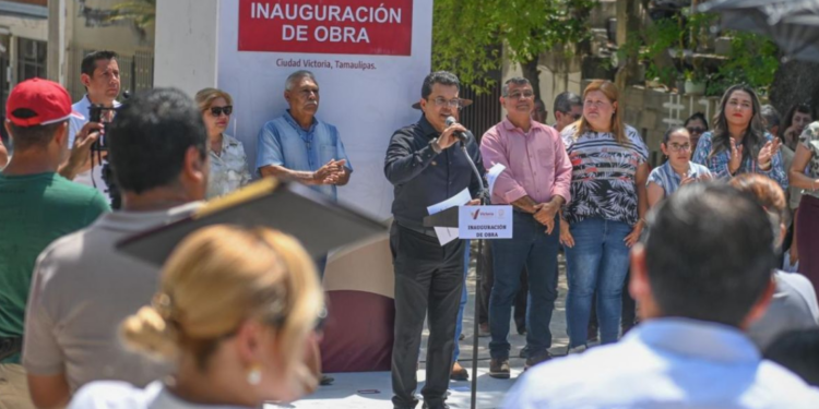 Inaugura alcalde calle de concreto hidráulico en colonia Tamatán.