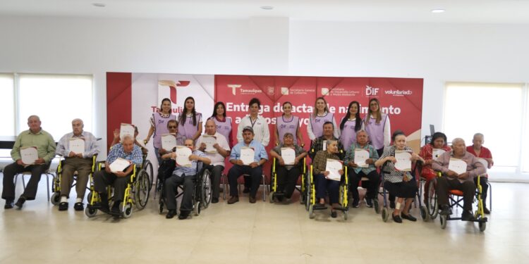 DIF Tamaulipas encabeza entrega de actas de  nacimiento a adultos mayores, en colaboración con la Secretaría General de  Gobierno