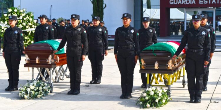 Despiden con honores fúnebres a elementos caídos de la Guardia Estatal