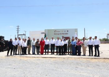 Entrega gobernador de Tamaulipas nuevos vehículos para seguridad pública