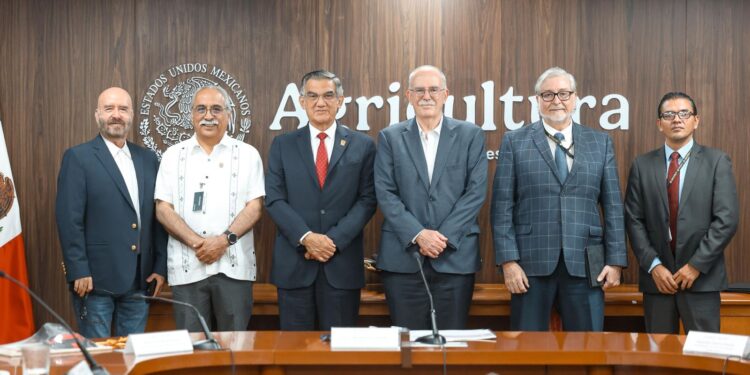 Acuerda Américo con SADER apoyos para  productores de sorgo y maíz