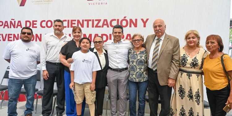 Une esfuerzos Municipio con Michou y Mau en la prevención de quemaduras.