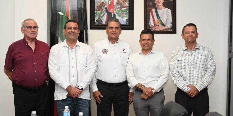 Refirma alcalde de Victoria colaboración con Secretario de Seguridad, General Carlos Arturo Pancardo Escudero.