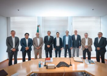 Gestiona gobernador de Tamaulipas, con Banobras, recursos para carreteras, puentes  y Puerto del Norte