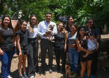 Reconoce Colectivo Animalista a Gattás por apoyar derechos de los animales
