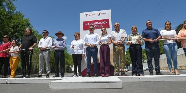 Entrega Municipio nueva calle para beneficiar a vecinos de colonias Norberto Treviño y Viviendas Populares