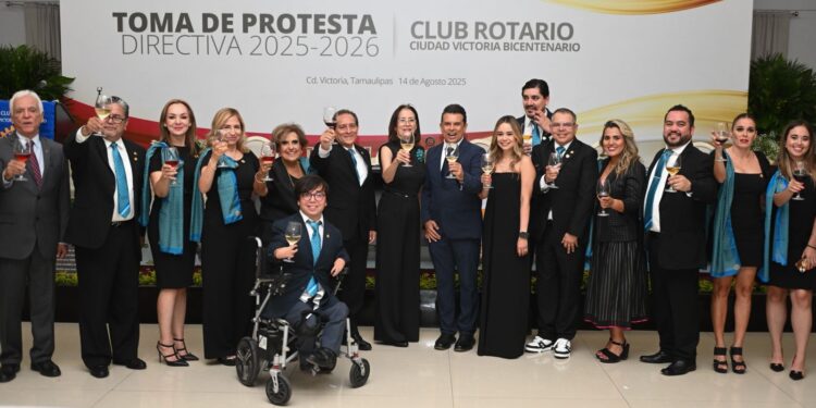 Reconoce Lalo Gattás labor altruista del Club Rotario Bicentenario.