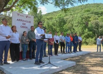 Alcalde Lalo Gattás pone en marcha instalación de desarenador en La Peñita.