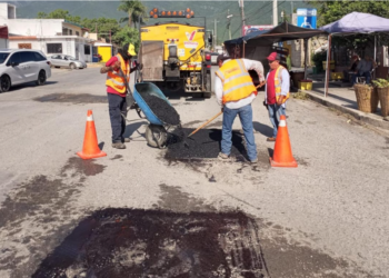 Llega programa de bacheo a más colonias de Victoria.