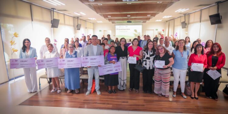 Premia DIF Tamaulipas a los ganadores de la  convocatoria Sociedad Civil en  Transformación