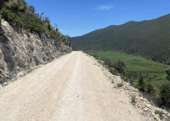 Fortalece gobierno de Américo conectividad  rural en Miquihuana