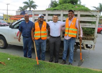 Supervisa alcalde Eduardo Gattás labores de limpieza y mantenimiento en vialidades de Victoria
