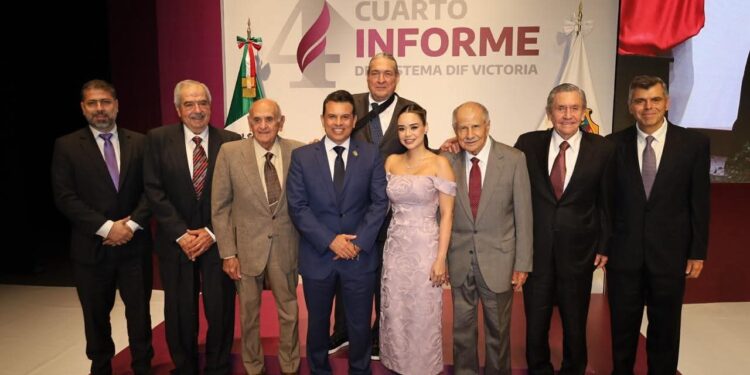 Asisten ex alcaldes y ex presidentas del DIF a informe de Lucy de Gattás