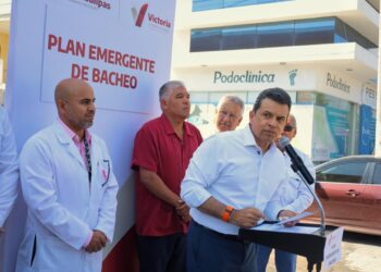 Refuerza gobierno de Victoria bacheo en rutas de salud y transporte.