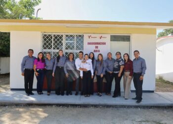 Entrega Ayuntamiento aula a la escuela primaria Francisco Márquez