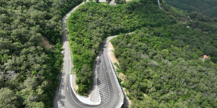 Moderniza Gobierno de Américo acceso al poblado El Chorrito