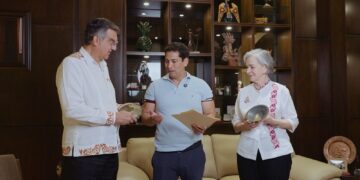 Reciben Américo y María piezas  bendecidas por el Vaticano para la Virgen  monumental de El Chorrito