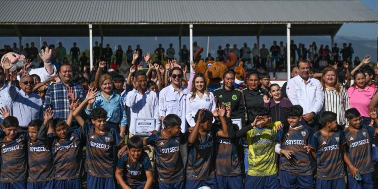 Inaugura Lucy de Gattás la 1.ª Copa Intersecundarias 2025 en Victoria