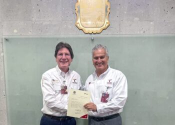 Entrega secretario de Salud nombramientos a funcionarios dentro de la nueva estructura orgánica  de esta dependencia