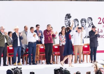 Acompaña Américo a la presidenta Sheinbaum en celebración de 7 años de  la 4T