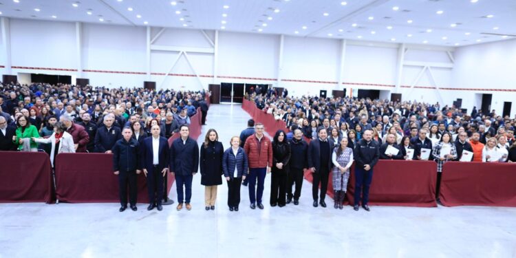 Aumento salarial y pensiones seguras  garantiza Américo a las y los trabajadores del Estado