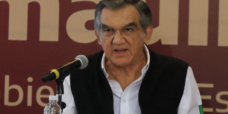 Llama Américo Villarreal a reforzar vacunación contra el sarampión