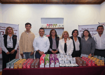 Inaugura alcalde punto de venta de leche para el bienestar.