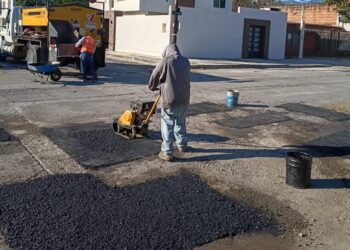 Rehabilita Municipio 960 m2 más de asfalto dañado.