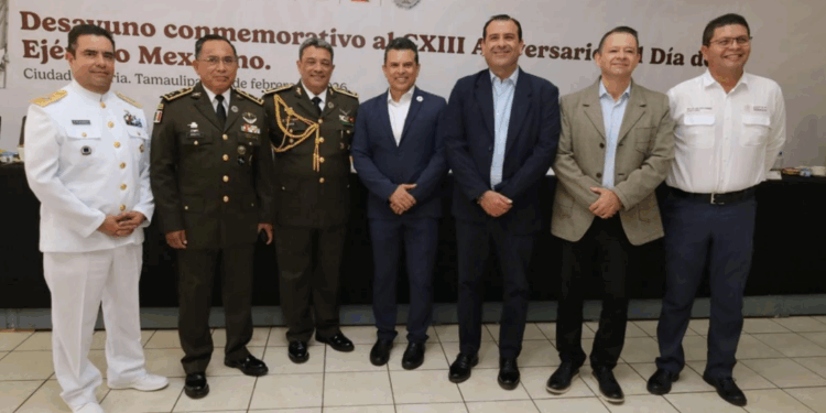 Participa alcalde de Victoria en ceremonia de CXIII Aniversario del Ejército Mexicano.