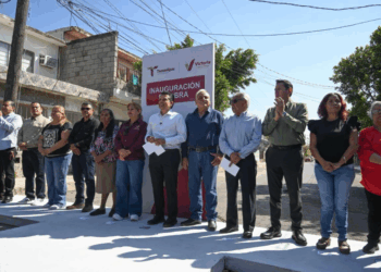 Entrega Lalo Gattás calle pavimentada a vecinos de La Libertad