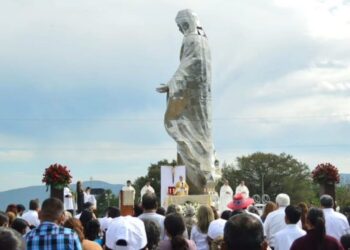 En marcha segunda etapa de la Virgen de la Misericordia y la Cruz de la Esperanza