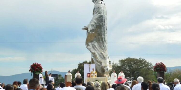 En marcha segunda etapa de la Virgen de la Misericordia y la Cruz de la Esperanza
