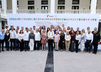 Recibe Américo cartera de proyectos 2026 y exhorta a munícipes a ejercer recursos con  honestidad