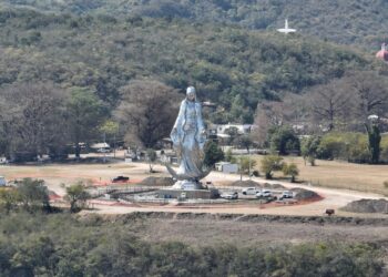 Embellece Gobierno del Estado el monumento a la Virgen de El Chorrito con  moderna plazoleta