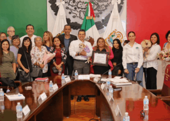 Distingue Cabildo victorense a rescatista de animales.