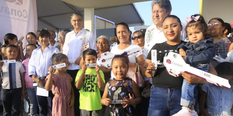 En enlace a la mañanera, presidenta Sheinbaum y Américo entregan viviendas a familias de pescadores en Tamaulipas