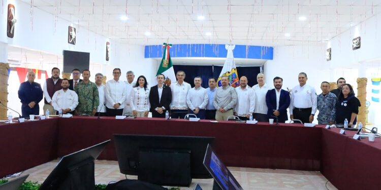 Supervisa Américo Villarreal proyectos productivos y deportivos en el sur de  Tamaulipas