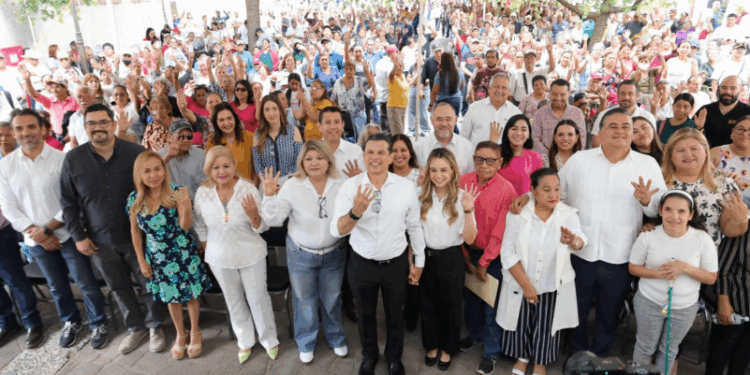 Entregan Lucy y Lalo 3 mil insumos alimentarios.