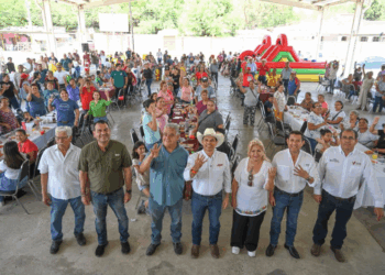 Encabeza Lalo Gattás convivencia con familias del área rural.