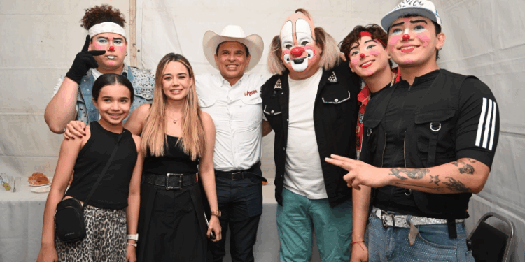 Disfrutan niñas y niños con alegría y diversión el San Markids.