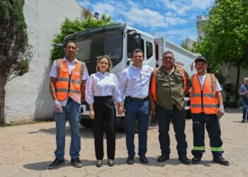 Entrega Lalo Gattás nueva unidad de recolección de basura y anuncia adquisición de dos más.