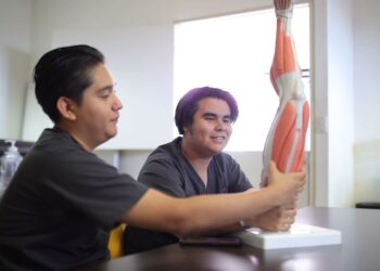 Inicia CREE entrega de fichas para examen de admisión de la Licenciatura en  Terapia Física