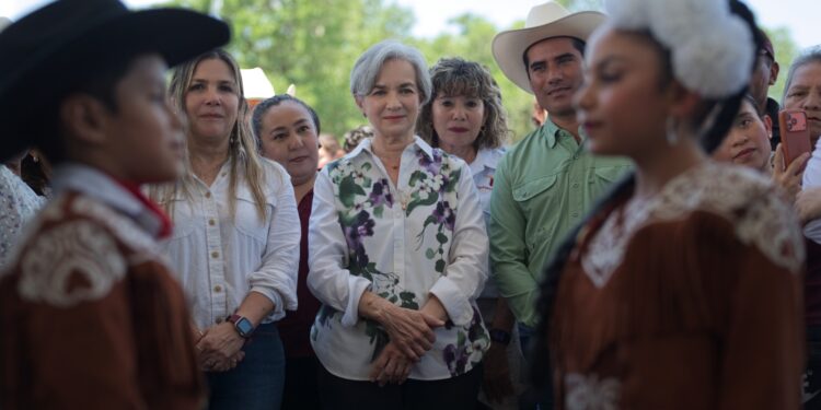 DIF Tamaulipas acerca servicios gratuitos a familias de Llera con la brigada Transformando Familias