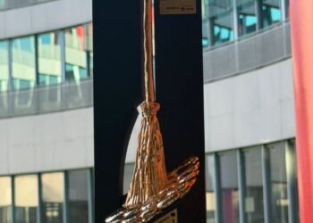 Recibe gobierno de Victoria premio Escoba de Oro 2026 en España.